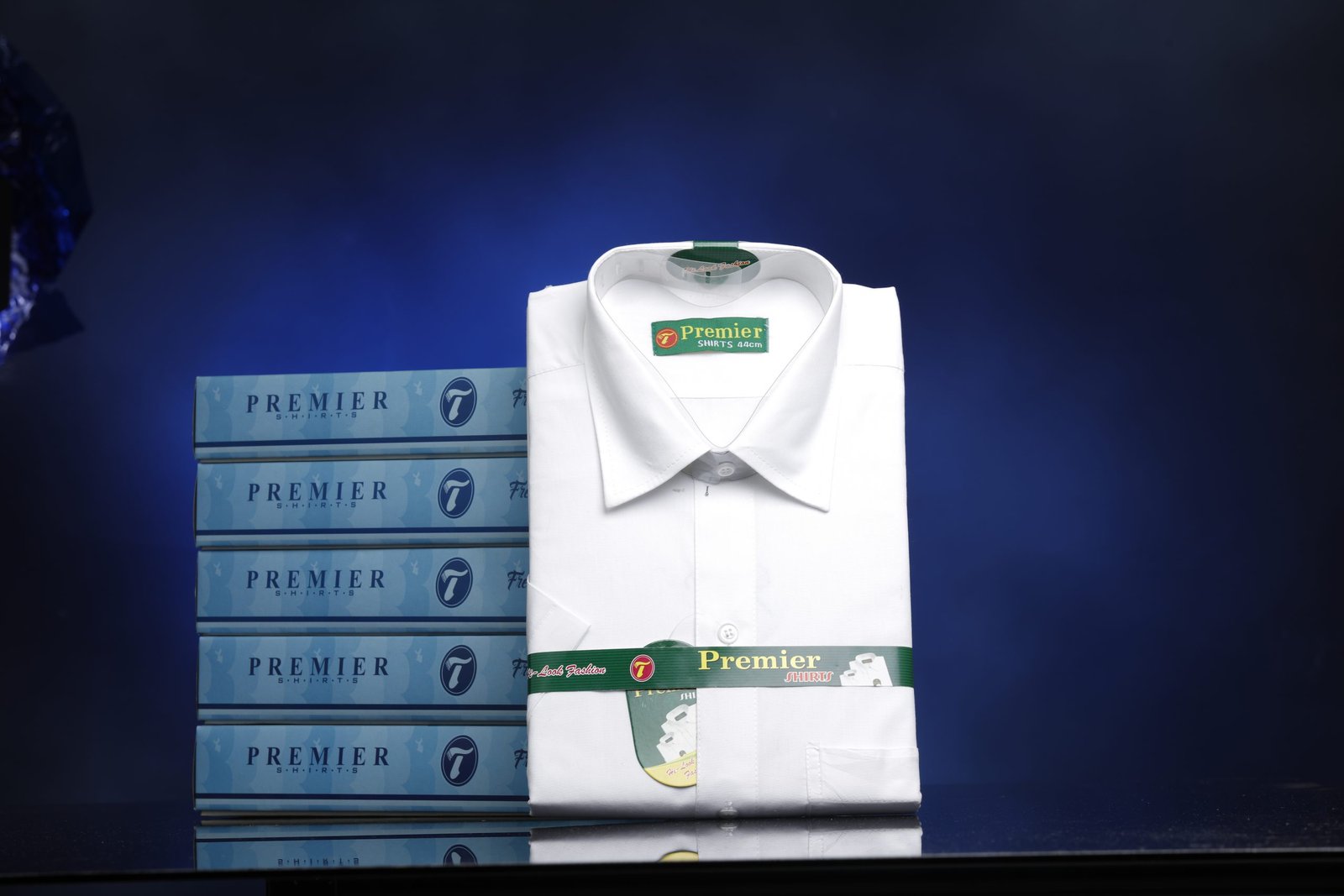 Half Shirt W/ Box Size : 42